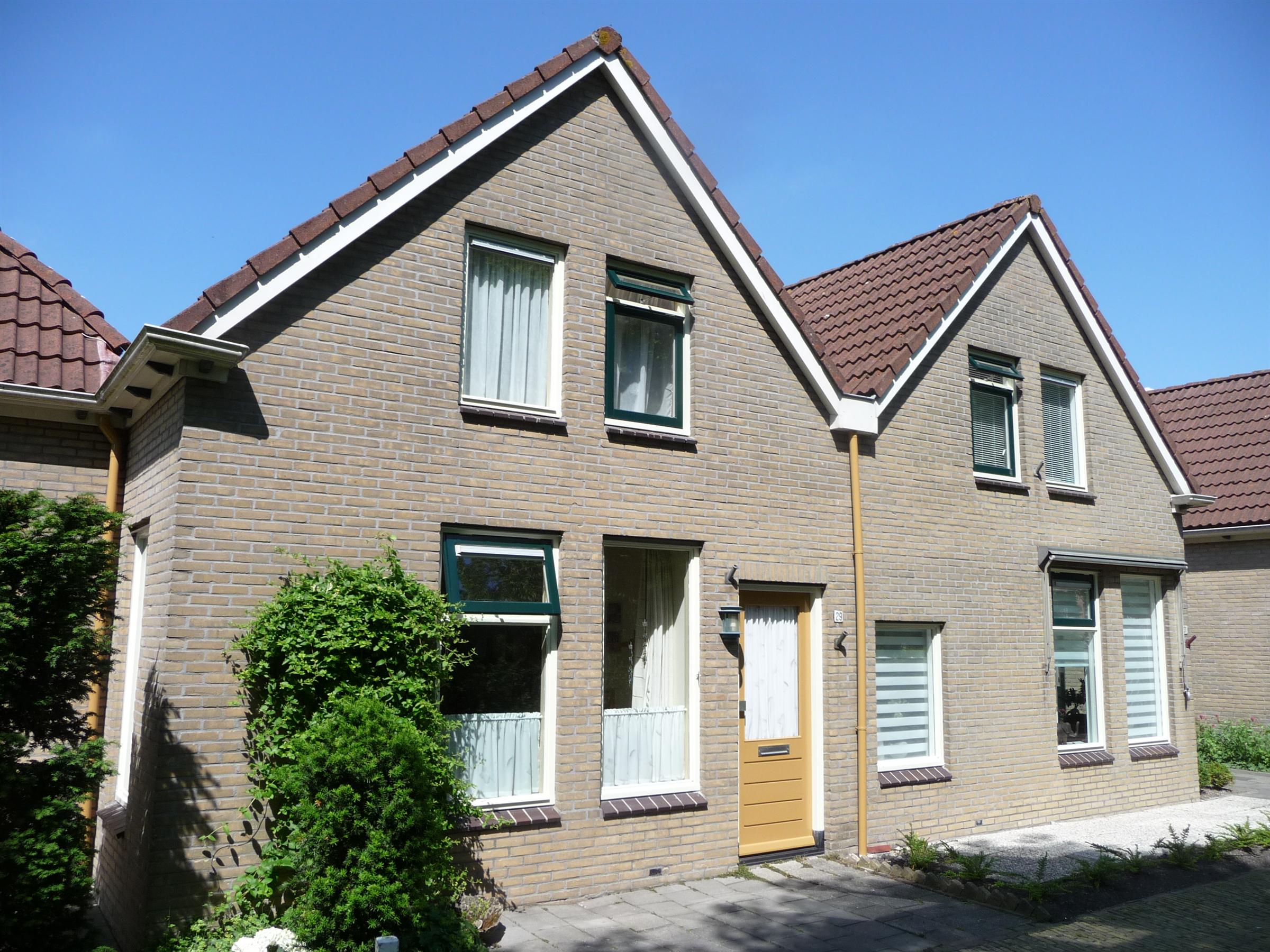 Huurwoning: Kade 29 in St.-Annaparochie - €654 per maand - 95m²