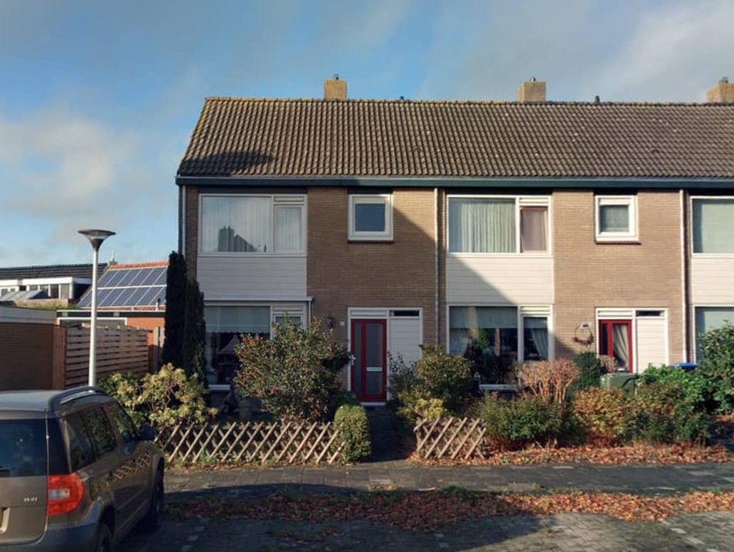 Hoekwoning te huur: Dr. W. Kokstrjitte 11, Stiens Stiens