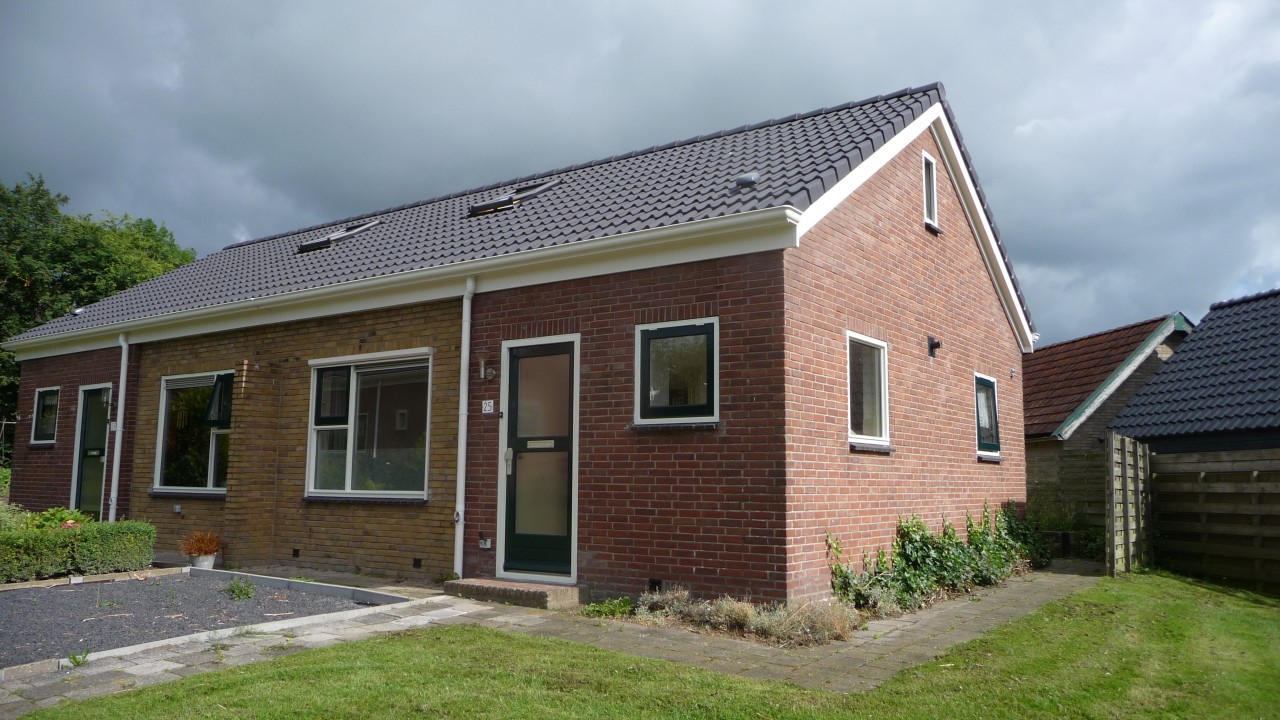 Semi-detached for rent: Camstrastrjitte 25, Menaam Oost Menaam